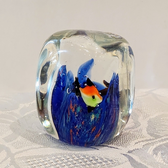 2 fish paper weight - Picture 5 of 15